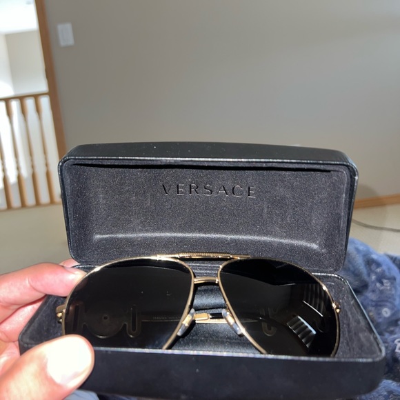 Versace glasses very good condition used them 2-3 times but doesnt suit my face. - Picture 4 of 8